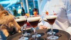 Nepozaben dogodek v kavarni Lolita je na edinstven način povezal eleganco in adrenalin (GALERIJA)