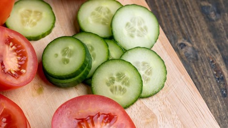 paradižnik kumare zdravje zelenjava soda bikarbona test pesticidi