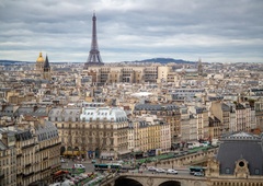 Kopanje s pogledom na Notre-Dame. Pariz ponuja edinstveno izkušnjo