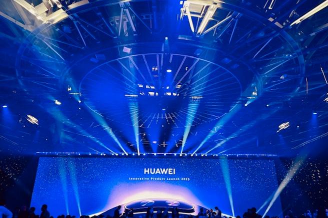 Nova kolekcija Huawei: Ko tehnologija postane življenjski slog