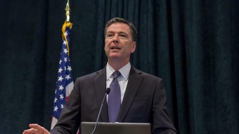 Nekdanji šef FBI v težavah - zaradi slike školjk obtožen pozivanja k atentatu