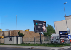 Kmalu bo ostal le spomin: v Ljubljani že skoraj v celoti porušili ikonično zgradbo, ki je stala več desetletji (FOTO)