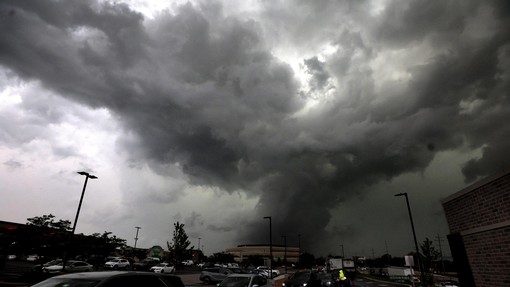 Srhljiva vremenska napoved: že v začetku poletja napovedujejo dramatične preobrate, pričakujemo lahko vse to
