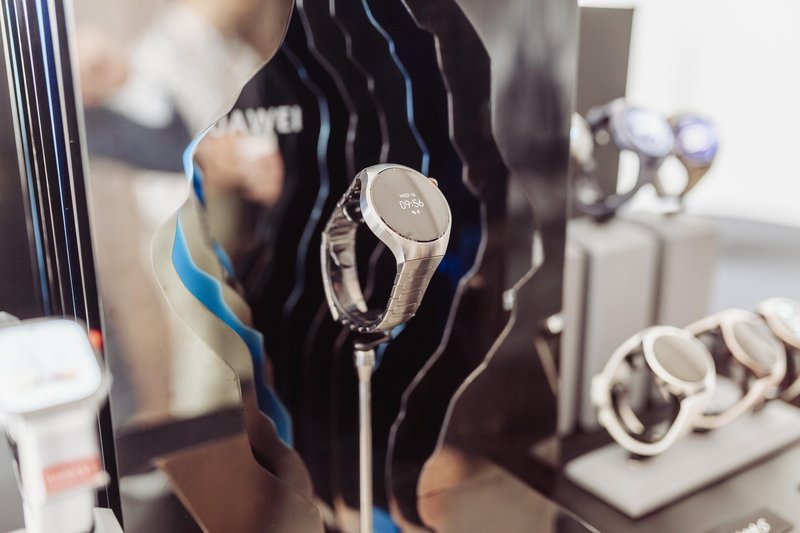 Za neučakane Huawei Watch 5 že v prednaročilu s super darilom