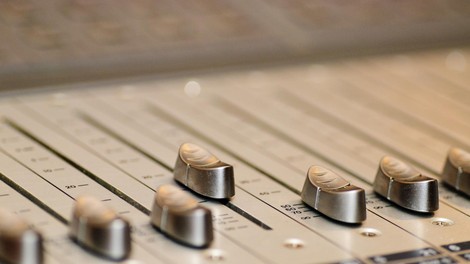 stečaj radio accuradio radijska postaja dolgovi bankrot