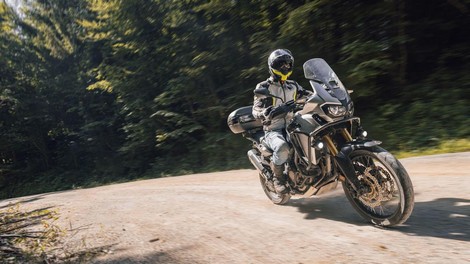 motor hrvaška vožnja morje kača gasilci