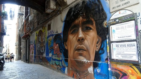 Nenadni preobrat v primeru Maradona. Tožilstvo zahteva začasno ustavitev procesa