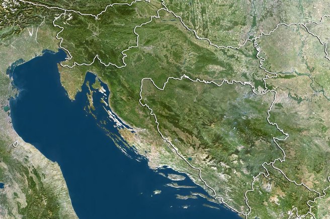 jadransko morje posnetek vesolje Italija alge