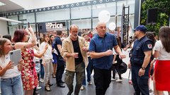 Skrito v raju serija igralci oboževalci srečanje meet&great