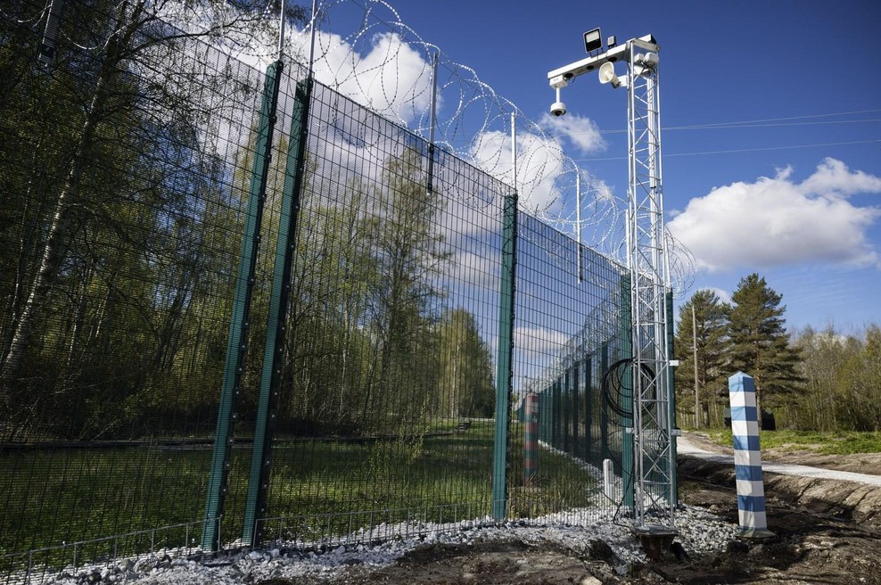 Evropska država v hudi paniki, strah vedno večji: na meji raste 200-kilometrska ograja s kamerami in senzorji (foto: Profimedia)
