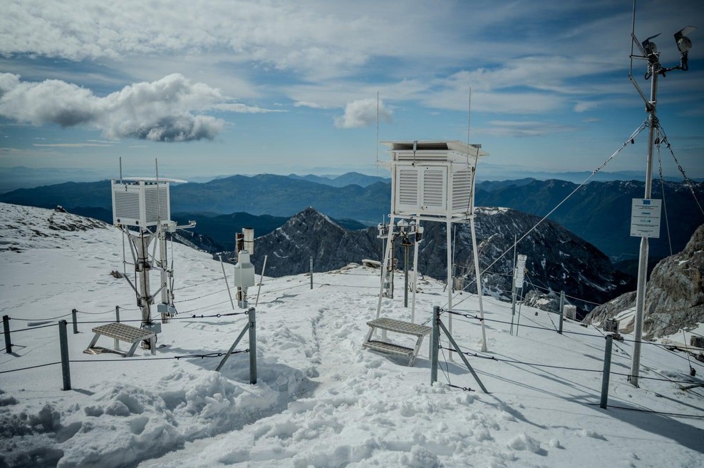 Slovenija se pripravlja na prihodnost: Stekla je obnova najvišje ležeče meteorološke postaje (foto: Jakob Pintar/STA)