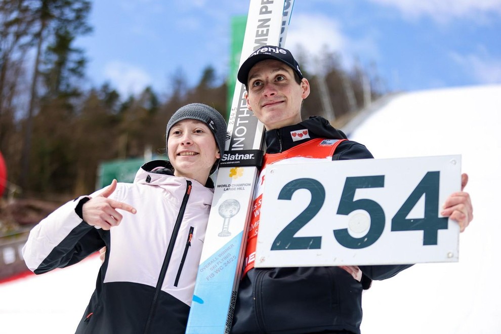 Nika Domen Prevc smučarski skoki slovenija bankovci šport zima
