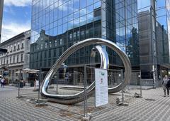 Ljubljančani imajo dovolj, zaradi grde nove skulpture v centru mesta organizirajo ...