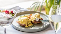 Brunch v kavarni Cafe Strauss in Hotel Palace Bellevue