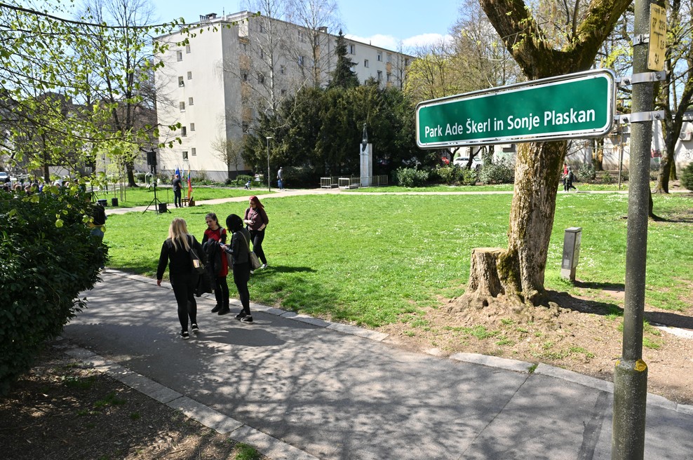 Vandalizem v ljubljanskem parku: "To je dejanje, storjeno iz sovraštva" (FOTO) (foto: Bobo)