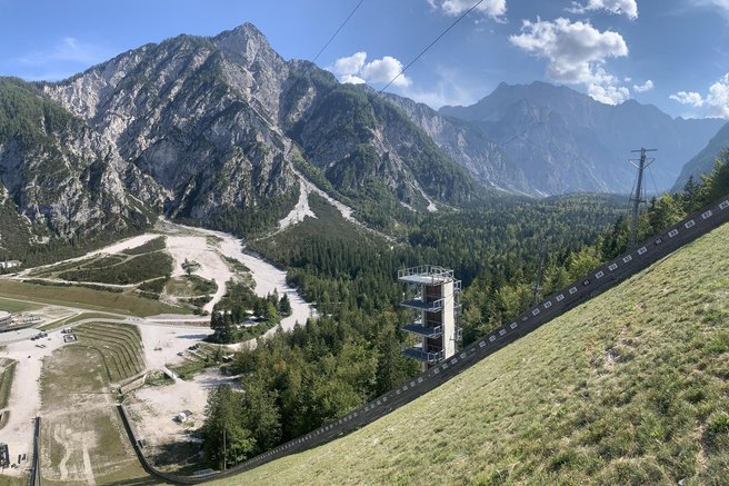 Eksperiment v Planici razkriva: Umetna težnost lahko reši telo pred uničenjem v vesolju