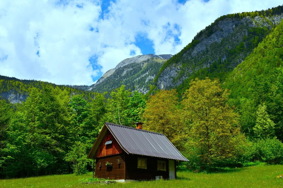 Prihodnost gorskega turizma na kocki. Planinske koče v Sloveniji razpadajo (foto: Profimedia)