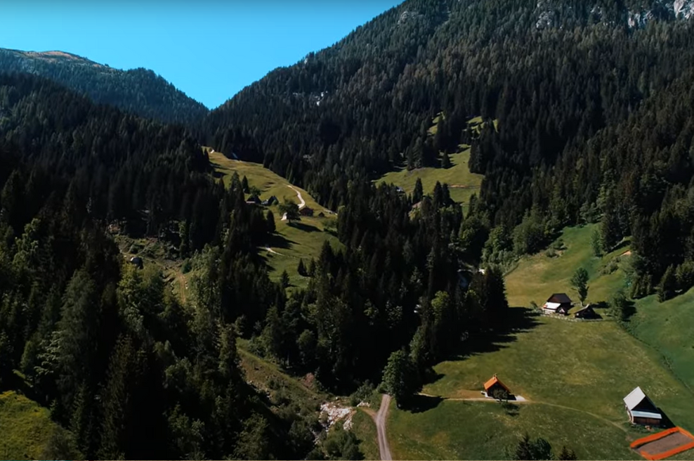 V idili čez mejo ugasnilo življenje Slovenca: Zdenko se je vozil z električnim kolesom, ko je udarila tragedija (foto: YouTube/posnetek zaslona)