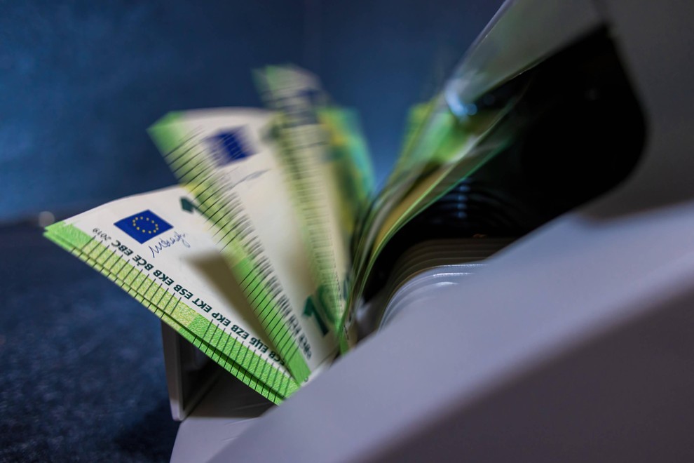 USTVARITE VEČ TOKOV PRIHODKOV Milijonarji se velikokrat ne zanašajo le na eno vrsto dohodka, temveč razvijajo več tokov denarja s …