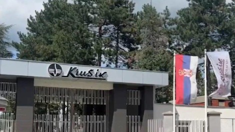 Eksplozija v tovarni orožja: pet zaposlenih odpeljali v bolnišnico