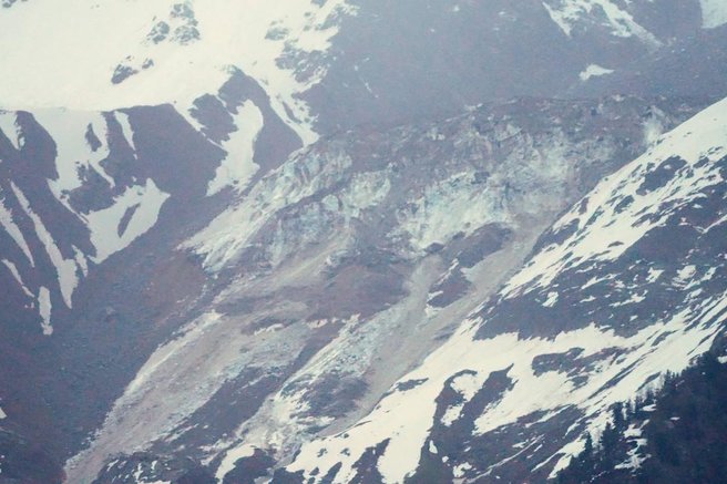 Se obeta nova katastrofa? Švicarji trepetajo pred poplavnim valom
