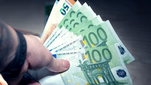Neverjetno, kaj so si dovolili: za ta izdelek je odštela veliko denarja, nato pa je doživela hudo prizemljitev