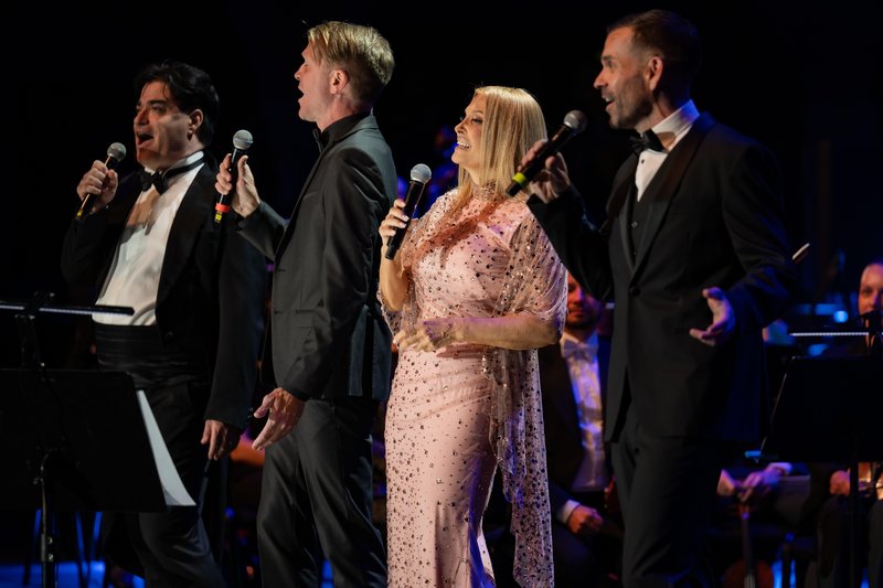 Helena Blagne koncert 40 let deloavnja kariere Križanke