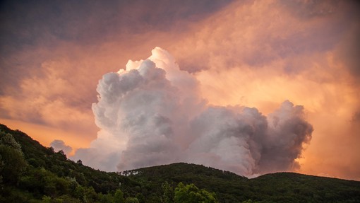 Uživajmo, dokler še lahko: pred nami še en vroč in sončen dan, ponoči pa prihaja ...