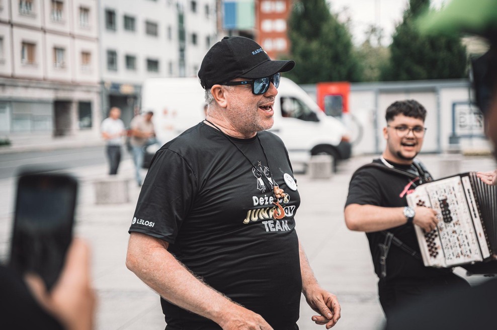 Damjan Murko osupnil Deželaka: vsi govorijo le o tem, kaj je imel oblečeno pevec (VIDEO) (foto: Facebook/Kristjan Šmigoc Kriko, Kriko Photography)