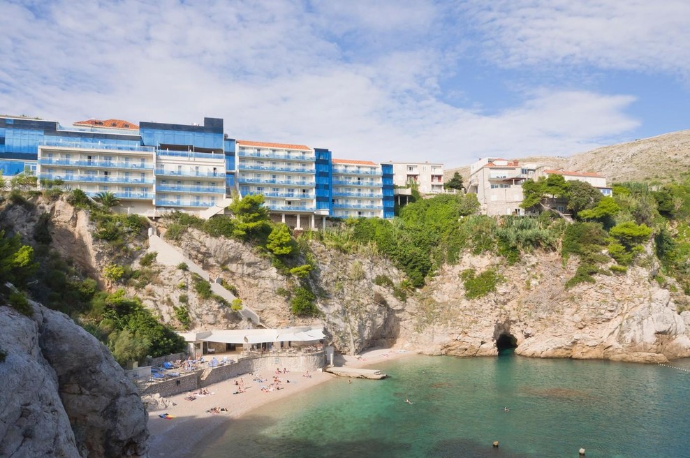 Ta čudovita plaža na Jadranu je smrtno nevarna: osupljivo, kaj kljub opozorilom počnejo domači in tuji kopalci (foto: Profimedia)