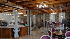 Tu na vas čaka pristna italijanska atmosfera z vrhunsko kulinariko in interjerjem, ki je obenem muzej (morda boste pozabili, da ste v Sloveniji)