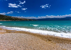Hrvaška na udaru: na vse več plažah na Jadranu je kopanje v morju lahko nevarno (preverite, ali je vaša med njimi)