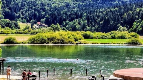 Podpesko jezero