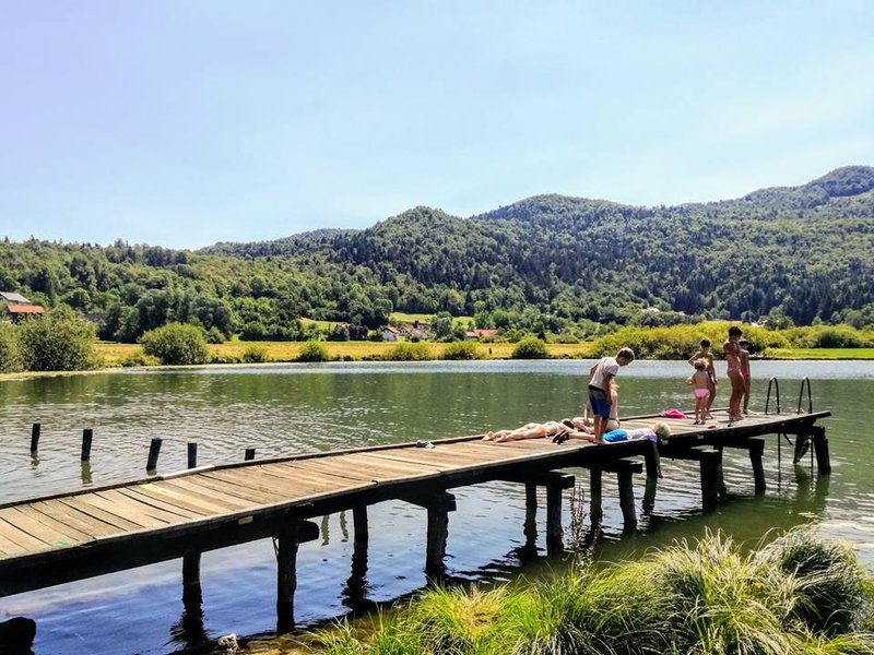 Podpesko jezero