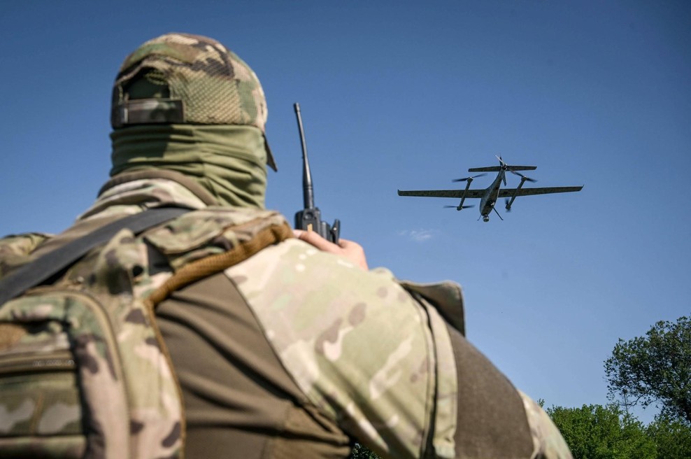 Država nekdanje Jugoslavije bo z Američani proizvajala vojaško orožje: prvo serijo bodo donirali Ukrajini (foto: Profimedia)