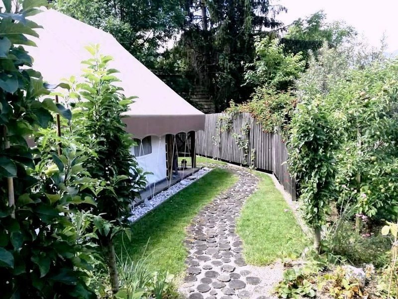 Garden Village Bled drevo hiska hiska na drevesu