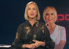 Kamere ujele, kaj je voditeljica POP TV-ja med oddajo skrivala pod mizo (FOTO)