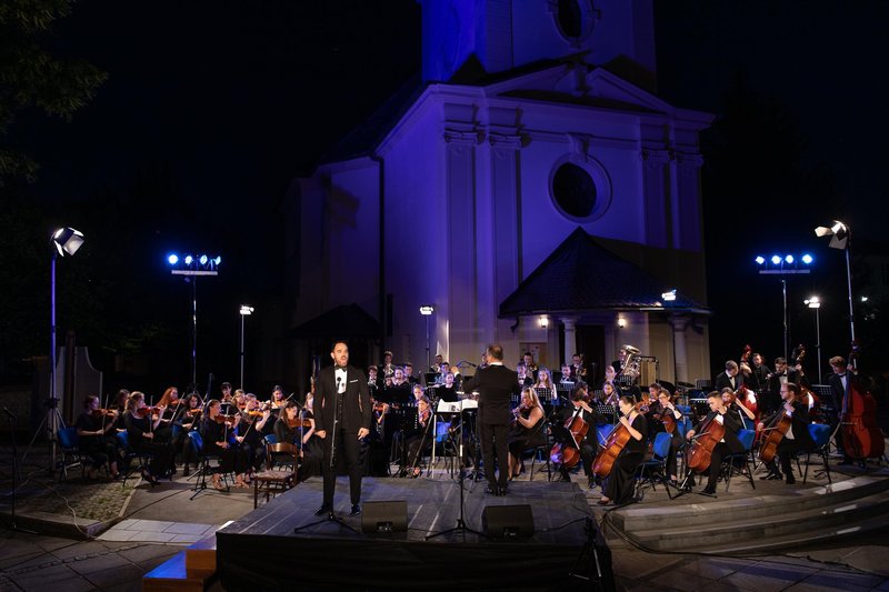 poletni glasbeni festival praznični operna noč