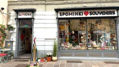 suvenirji trgovina Trubarjeva