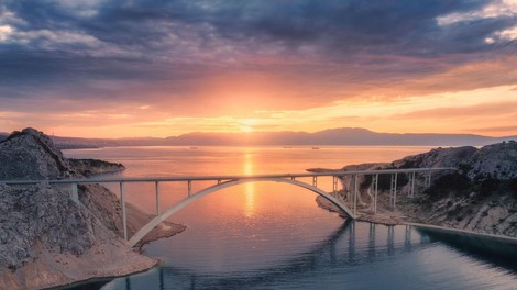 Krk Hrvaška Jadran Jadransko Morje morje poletje voda oceani narava plastika