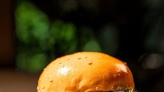 Dobra vila burgerji ponudba priprava Brina Robinik Kobal Blaz Berlec