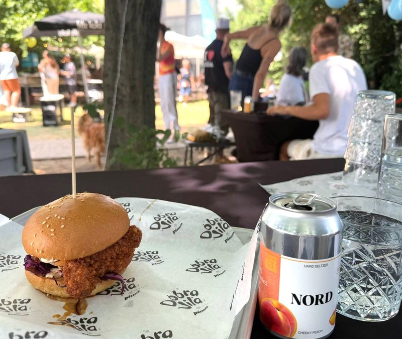 Dobra vila burgerji ponudba priprava Brina Robinik Kobal Blaz Berlec