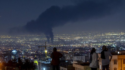 Novi spopadi med Izraelom in Iranom: smrtne žrtve so na obeh straneh, med njimi tudi otroci