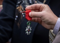 Nekdanjemu predsedniku odvzeli najvišje državno odlikovanje: to so storili, ker ...