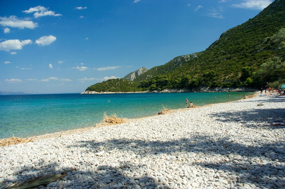 Turisti v šoku, ko so prišli na priljubljeno hrvaško plažo: osupljivo, kaj jih je pričakalo v morju (FOTO) (foto: Profimedia)