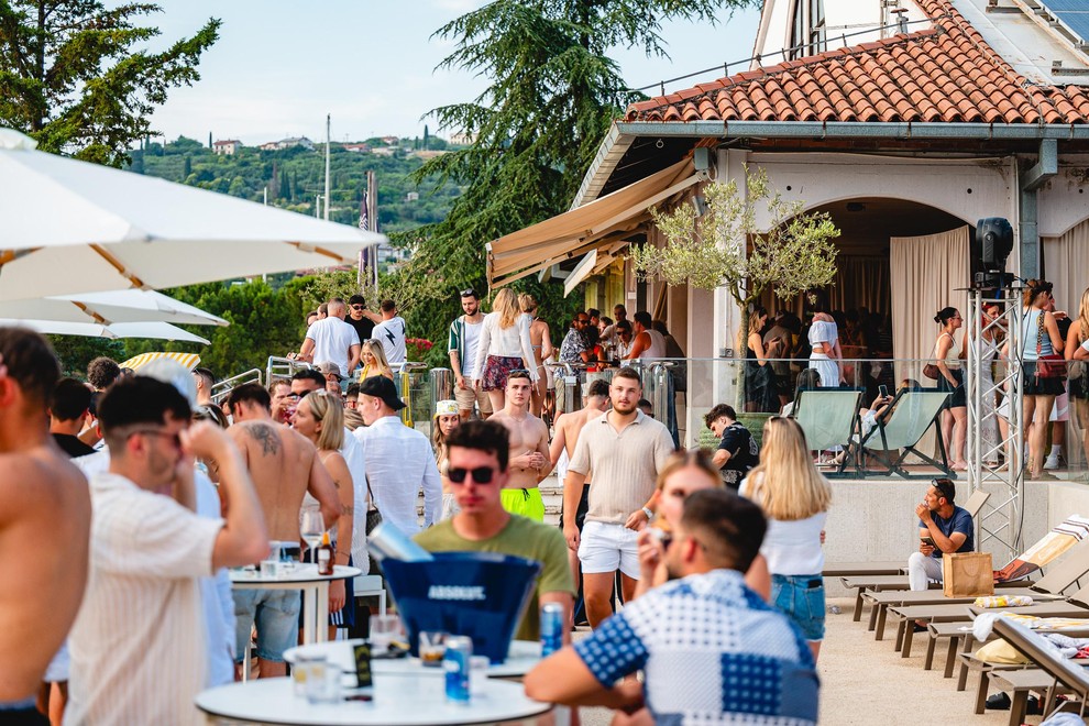 Smashy beach club zabava