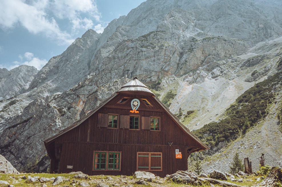 Pripravite pohodne čevlje: slovenski planinski biser je ponovno odprt! (foto: Gašper Kralj)