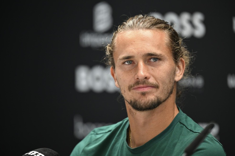 Šok na teniškem turnirju: Alexander Zverev je moral prekiniti dvoboj (foto: Profimedia)