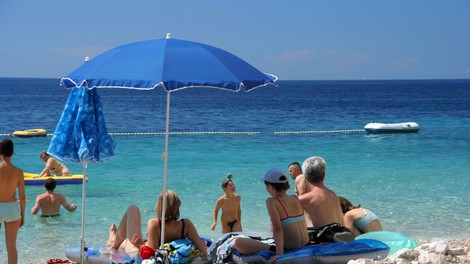 morje plaža jadran hrvaška dopust starši deklica groza