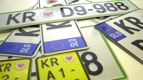 registrske tablice Slovenija avtomobilizem promet avto